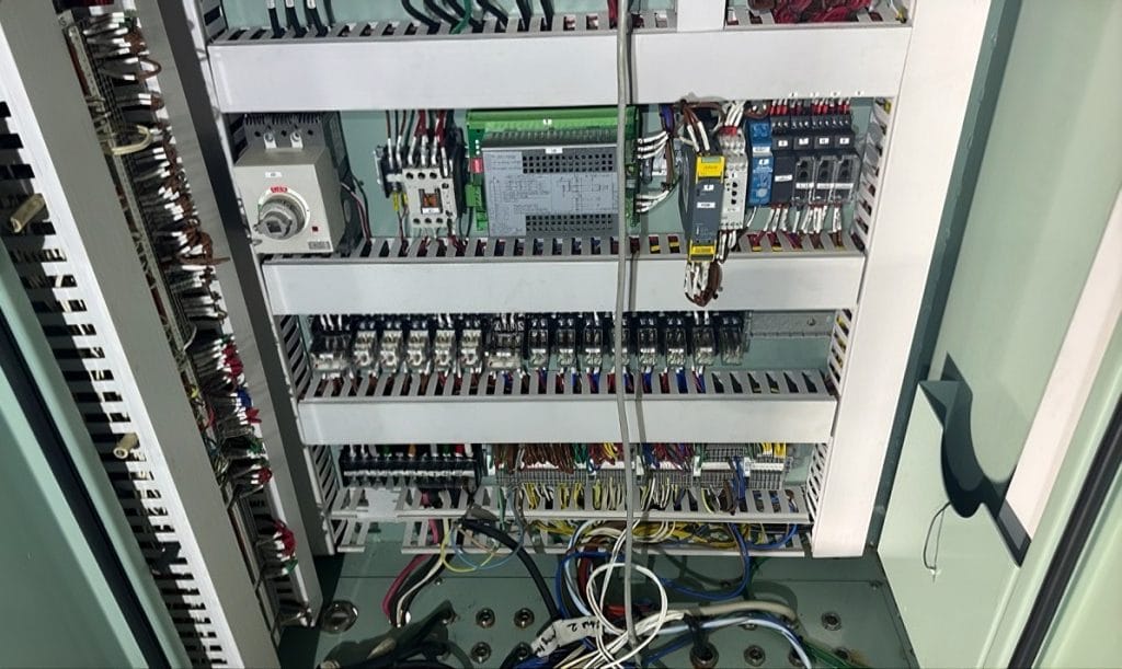 Switching cabinet