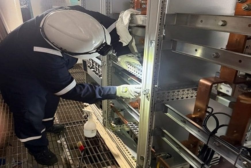 BELFOR Restores Oil-Contaminated Electrical Systems Aboard a Large Offshore Vessel